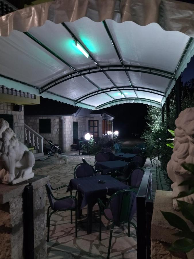 Apartment Ksenija Kotor Kültér fotó